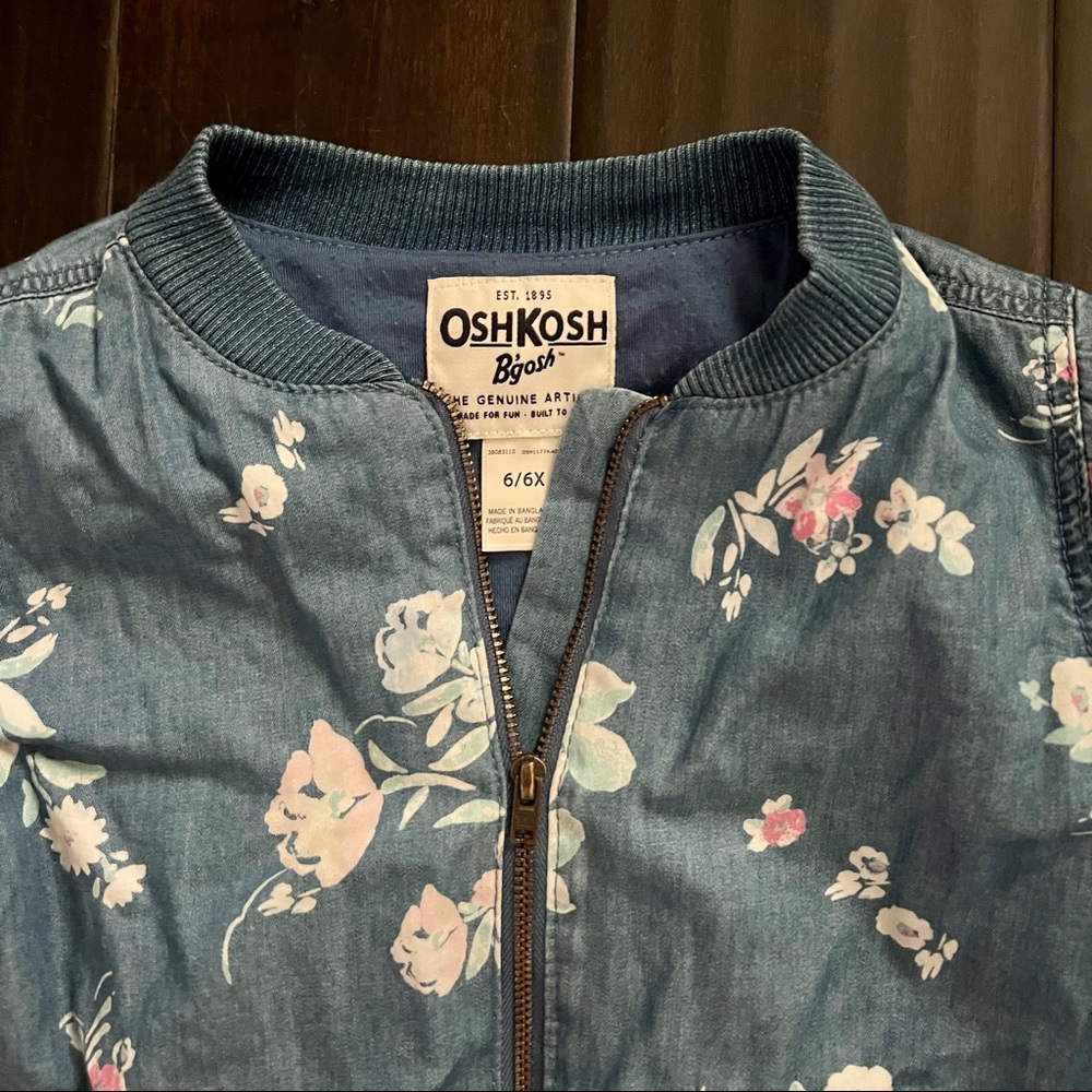 Cute girl bomber jacket in very good condition